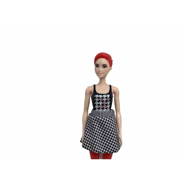 2020 Mattel Color Reveal Fashion Barbie Red Molded Hair Freckles Doll 12” - Picture 4 of 13